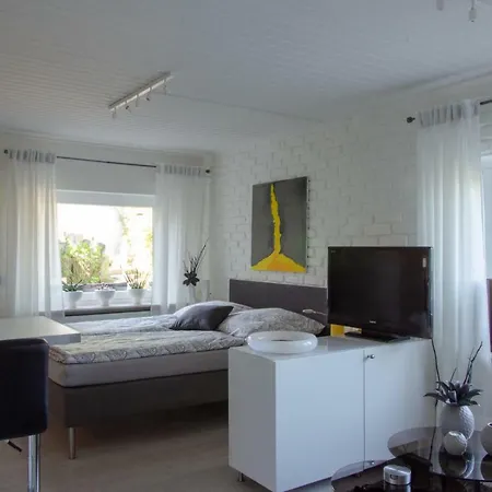 Apartment Ferienwohnung In Karin's Garten